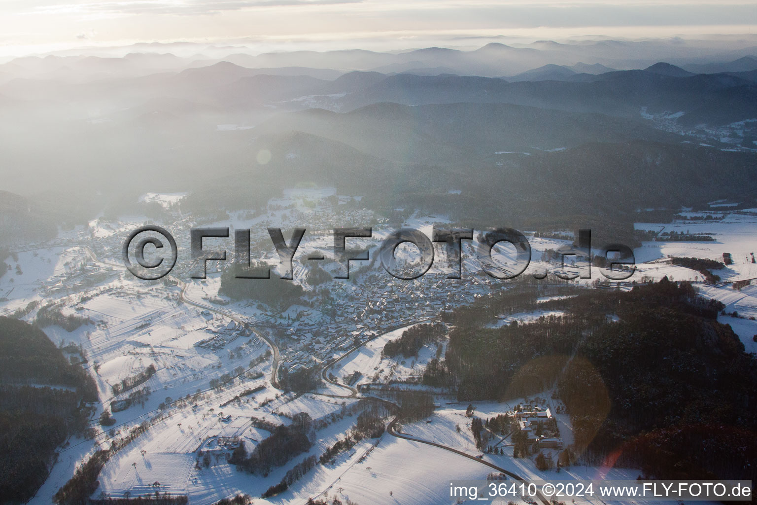 Vue aérienne de En hiver du nord à Völkersweiler dans le département Rhénanie-Palatinat, Allemagne