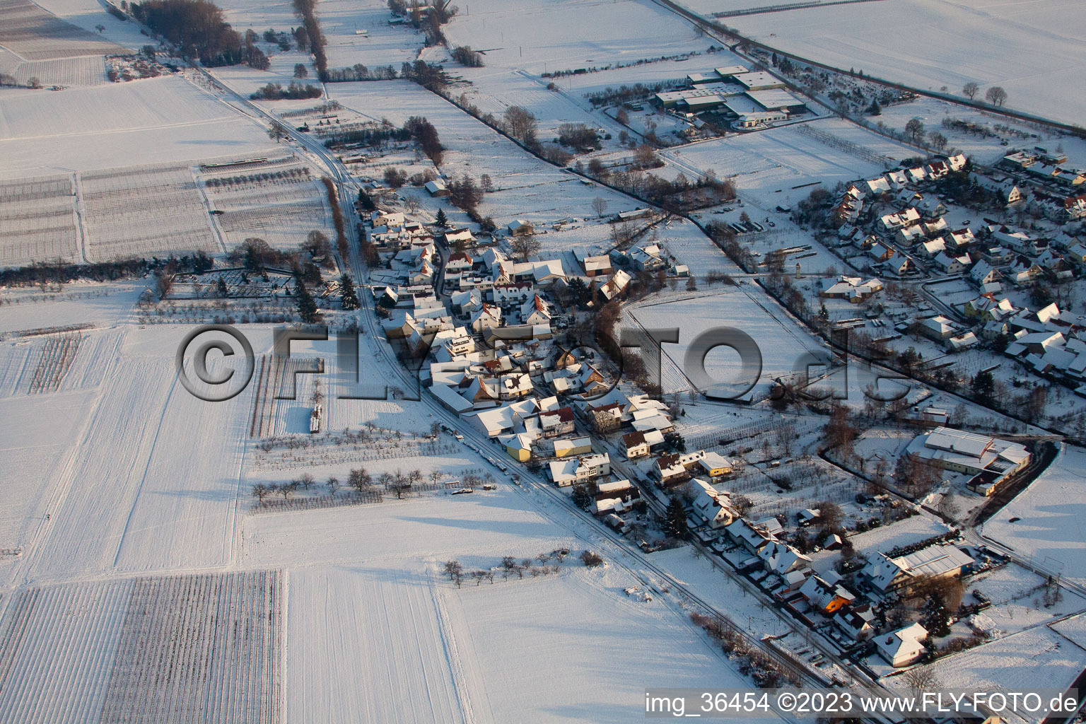 Vue aérienne de En hiver/neige à le quartier Drusweiler in Kapellen-Drusweiler dans le département Rhénanie-Palatinat, Allemagne