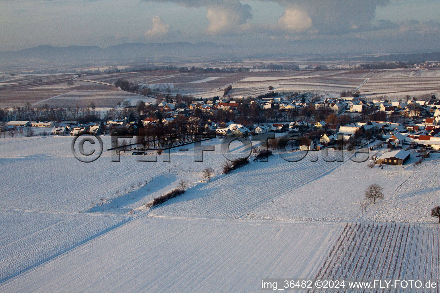 Dierbach dans le département Rhénanie-Palatinat, Allemagne depuis l'avion