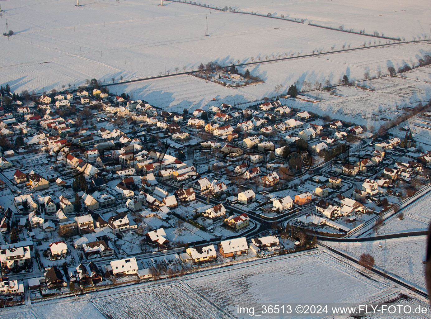 Minfeld dans le département Rhénanie-Palatinat, Allemagne vue d'en haut