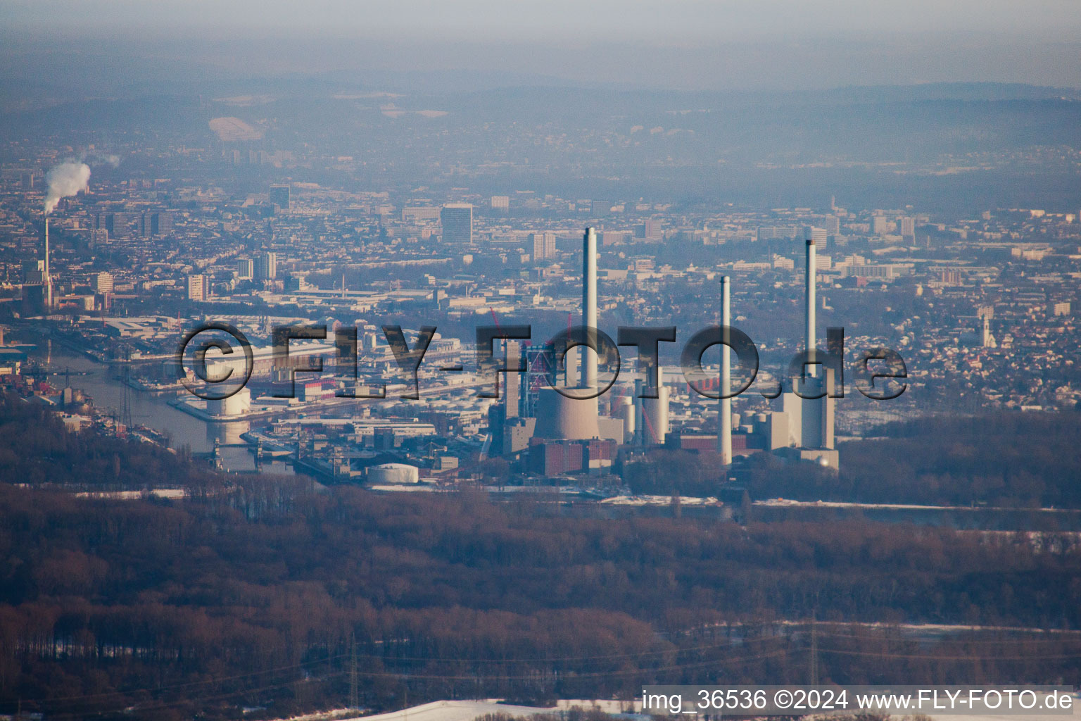 Vue aérienne de Centrale ENBW sur Rheinhafen à le quartier Rheinhafen in Karlsruhe dans le département Bade-Wurtemberg, Allemagne