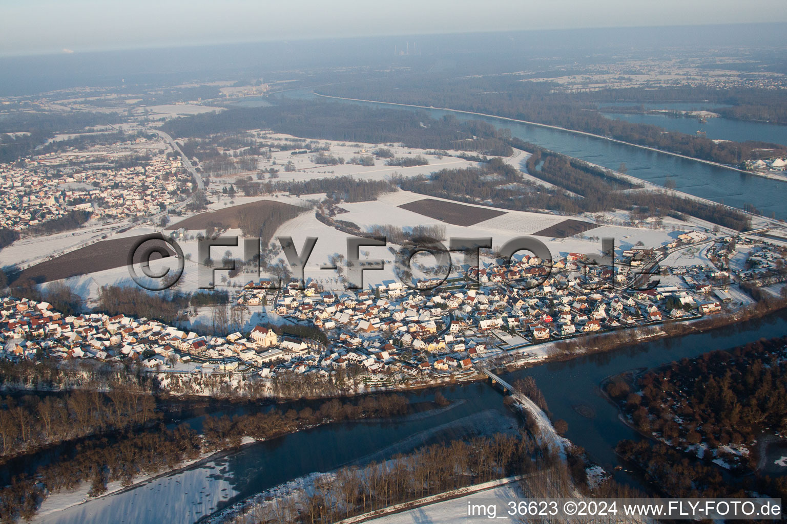 Vue oblique de Estuaire de la Sûre à Munchhausen dans le département Bas Rhin, France