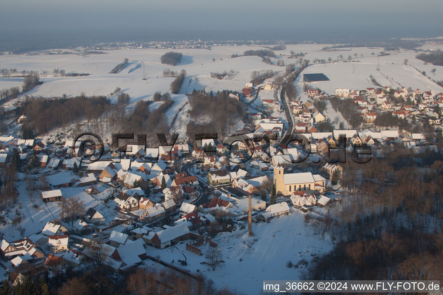 Image drone de En hiver quand il y a de la neige à Neewiller-près-Lauterbourg dans le département Bas Rhin, France