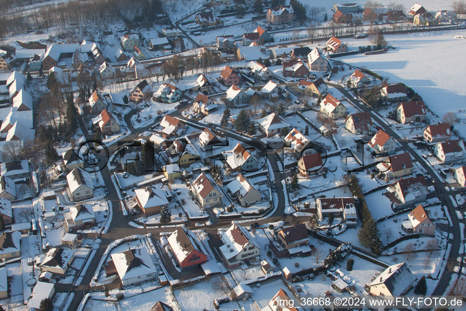 Photographie aérienne de En hiver quand il y a de la neige à Neewiller-près-Lauterbourg dans le département Bas Rhin, France