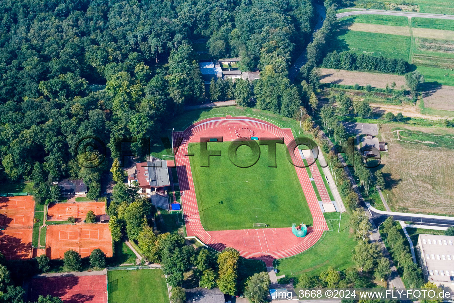 Stade Bienwald à Kandel dans le département Rhénanie-Palatinat, Allemagne hors des airs