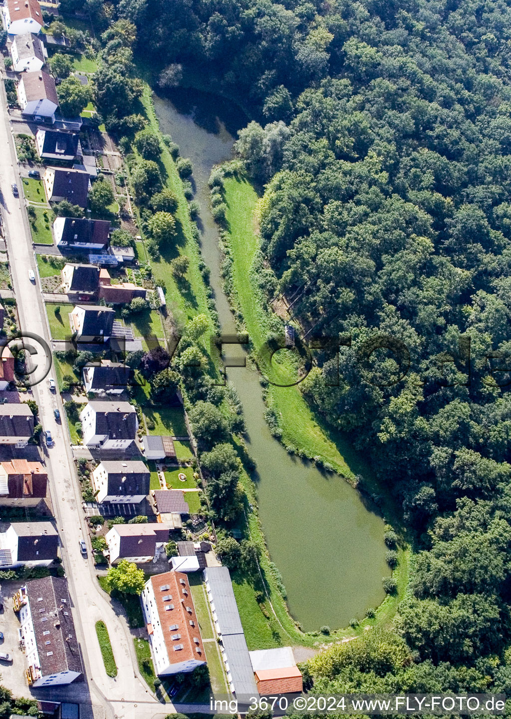 Vue aérienne de Club de pêche de la police Weier à Kandel dans le département Rhénanie-Palatinat, Allemagne