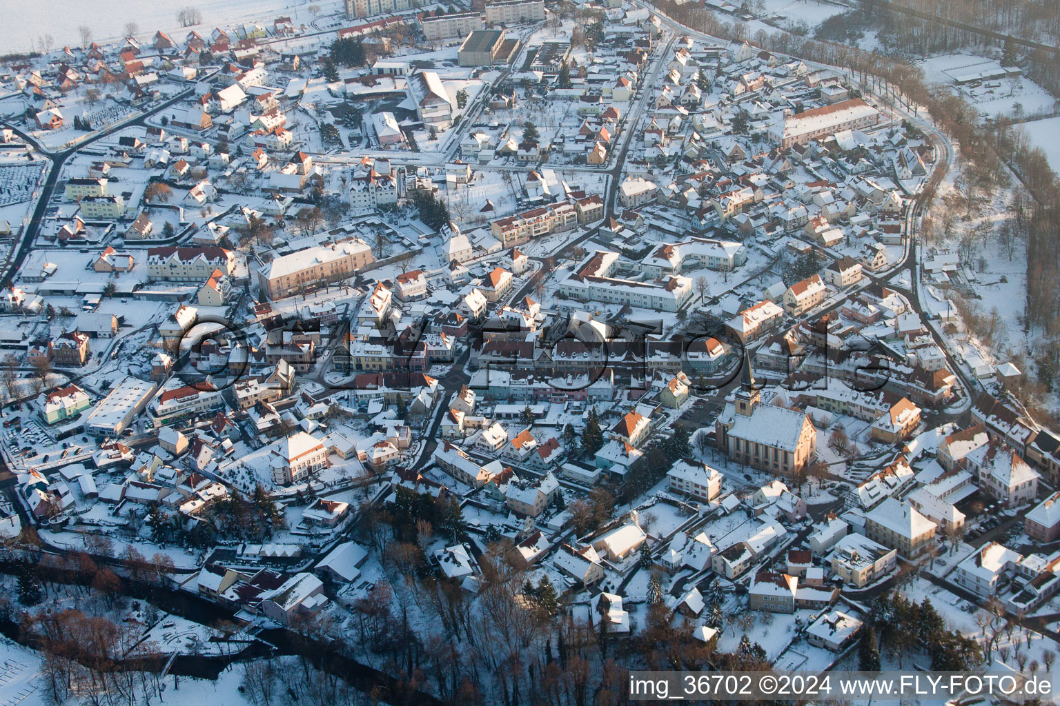 Lauterbourg dans le département Bas Rhin, France vu d'un drone