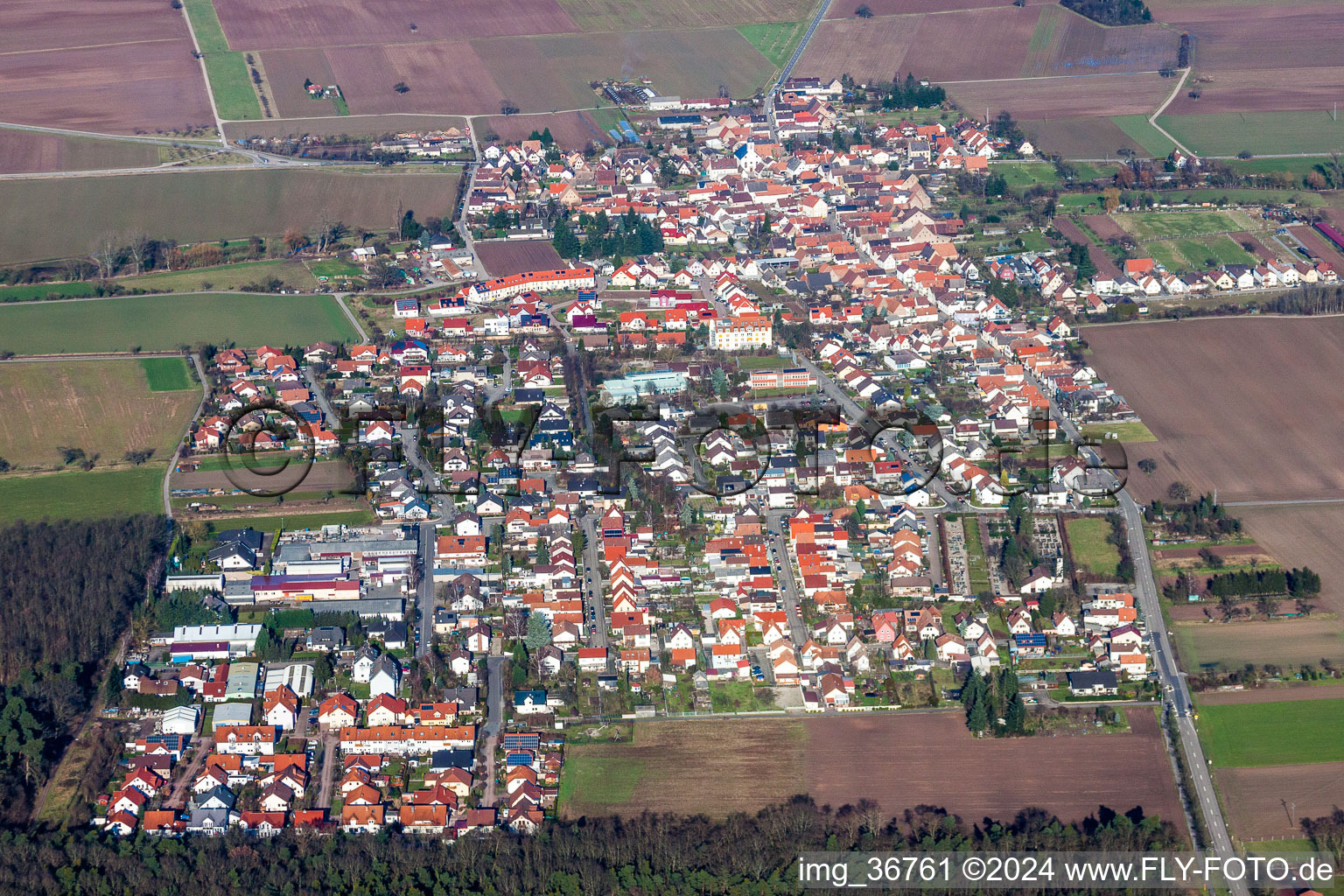 Vue aérienne de Vue sur le village à Westheim dans le département Rhénanie-Palatinat, Allemagne