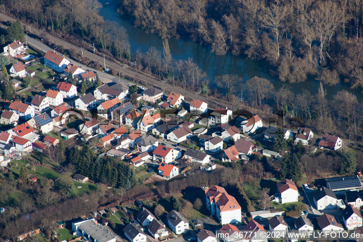 Lingenfeld dans le département Rhénanie-Palatinat, Allemagne depuis l'avion