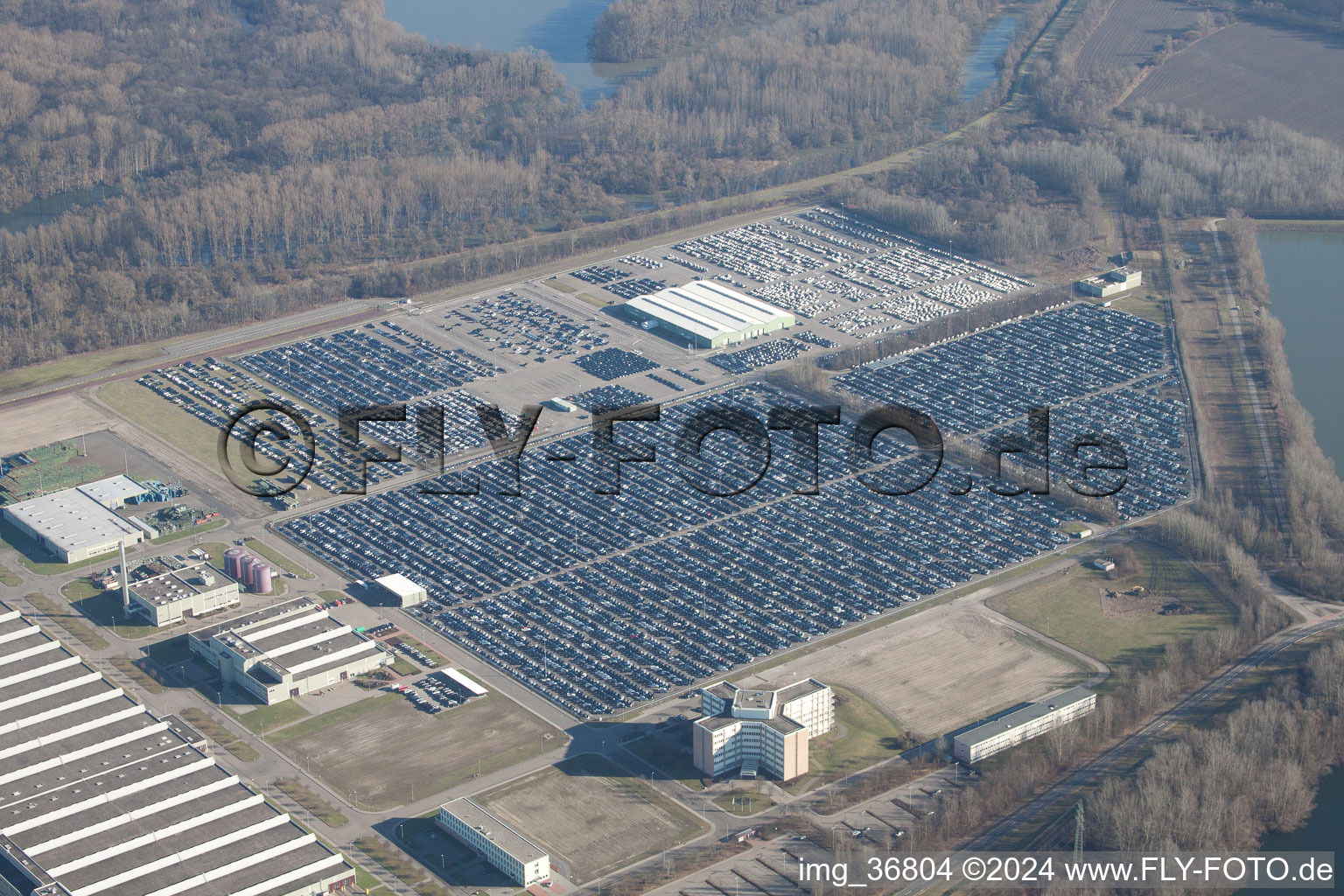 Vue aérienne de Île Verte, Daimler GLC à Germersheim dans le département Rhénanie-Palatinat, Allemagne