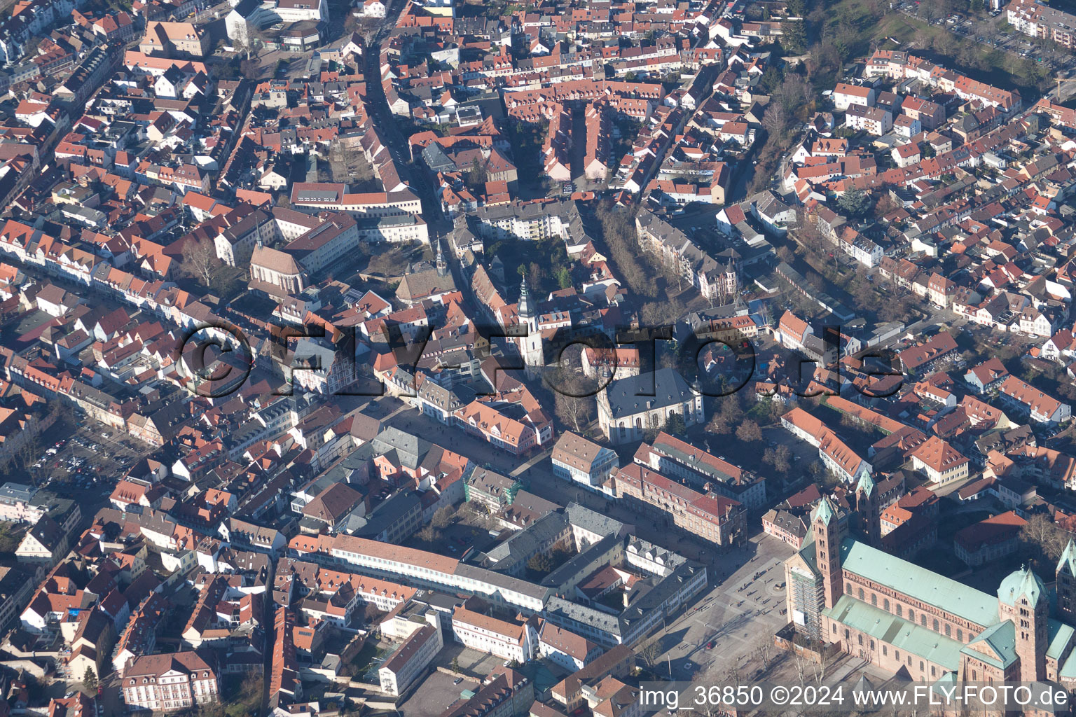 Speyer dans le département Rhénanie-Palatinat, Allemagne depuis l'avion