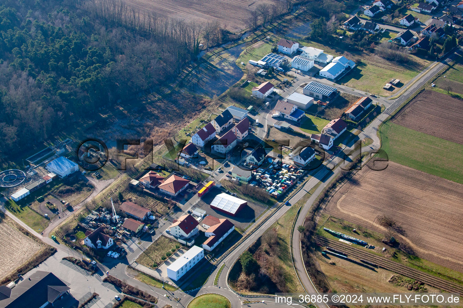 Hanhofen dans le département Rhénanie-Palatinat, Allemagne vu d'un drone