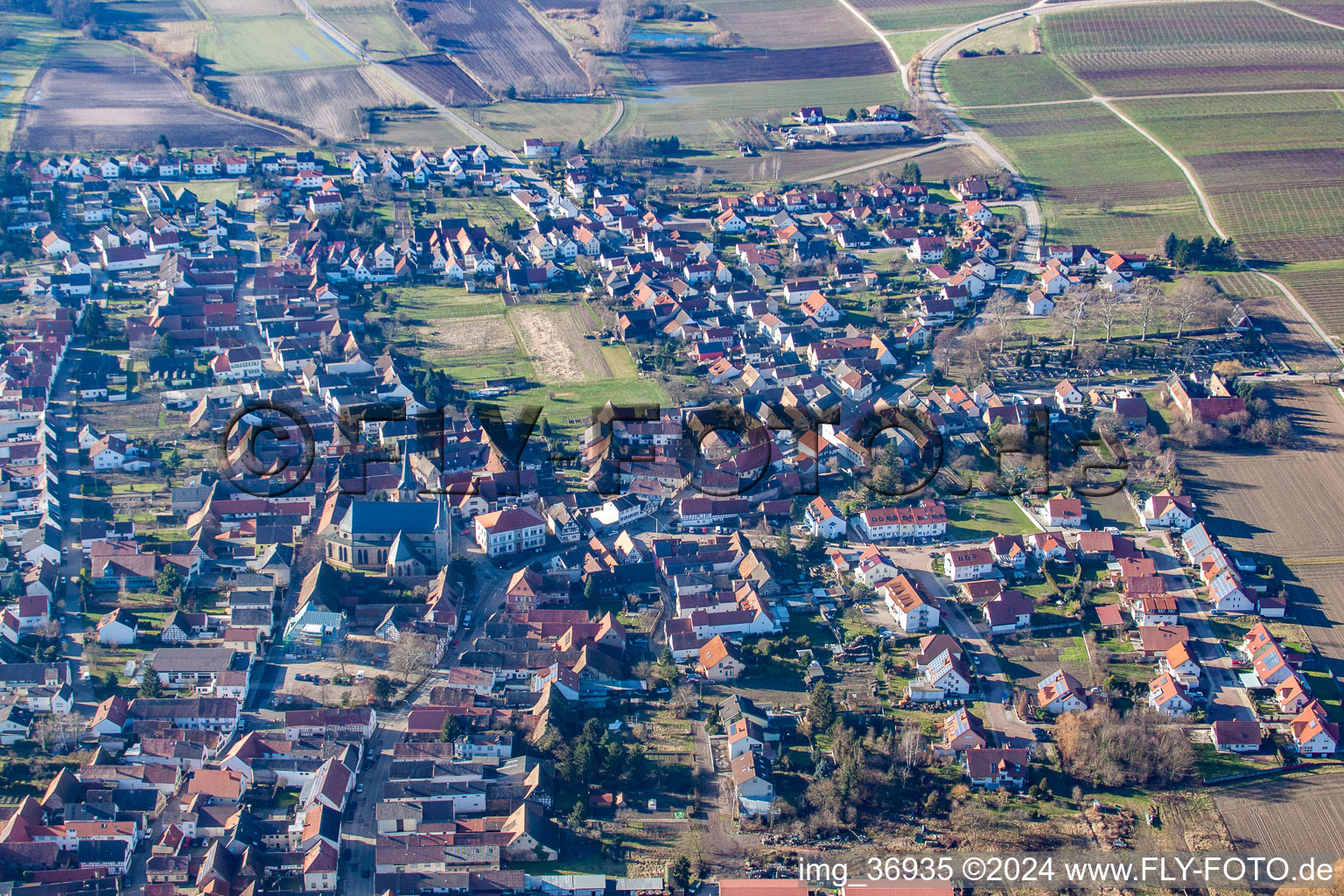 Vue aérienne de De l'est à le quartier Geinsheim in Neustadt an der Weinstraße dans le département Rhénanie-Palatinat, Allemagne