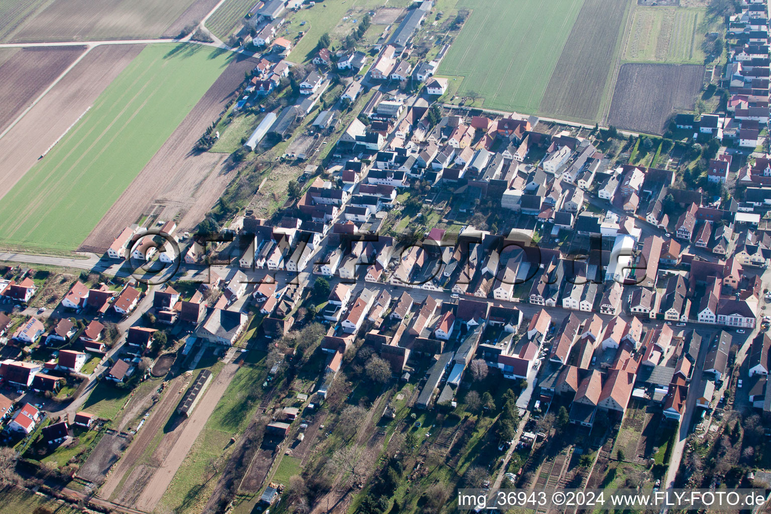 Vue aérienne de Gommersheim dans le département Rhénanie-Palatinat, Allemagne