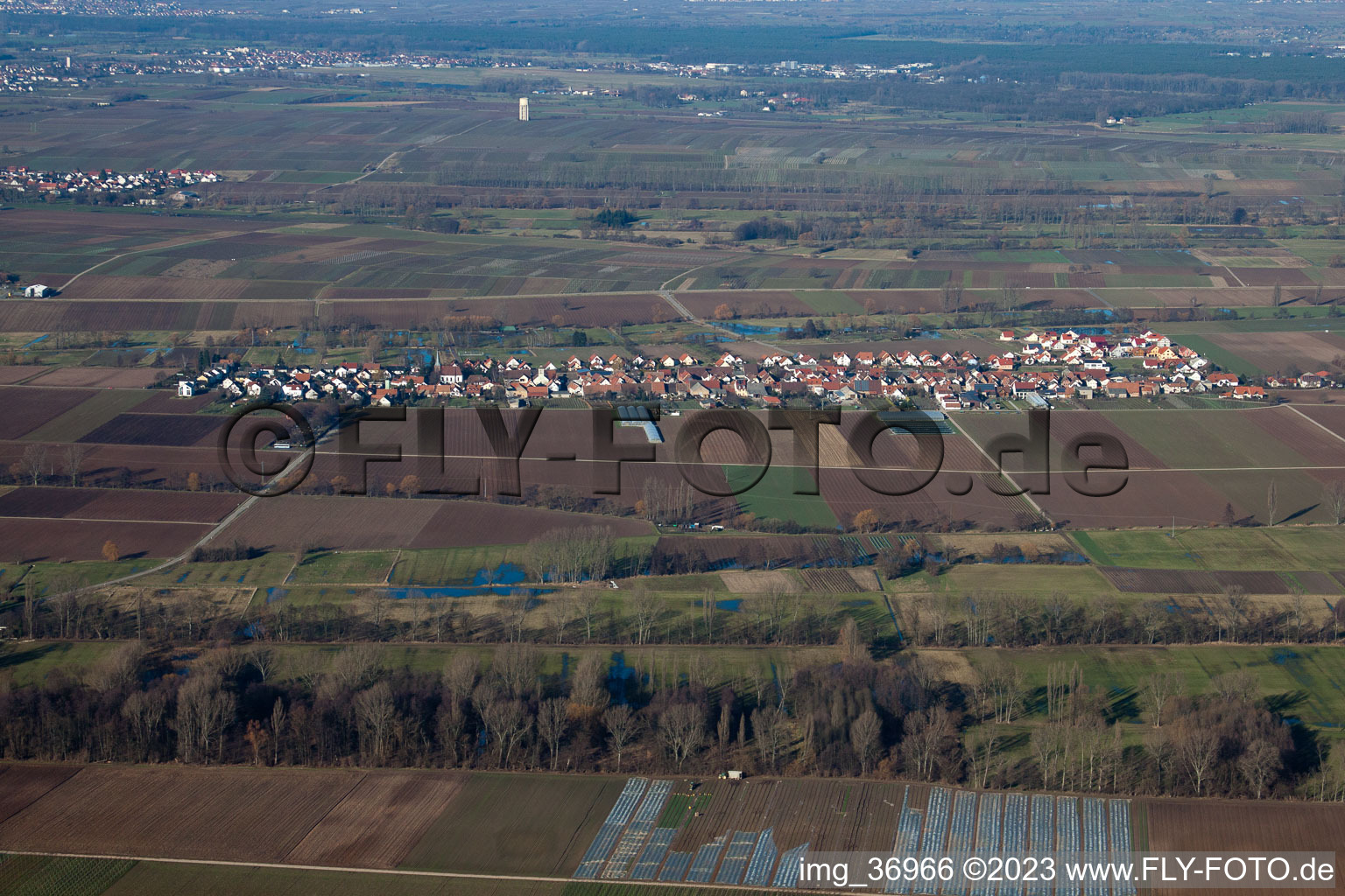 Böbingen dans le département Rhénanie-Palatinat, Allemagne d'un drone