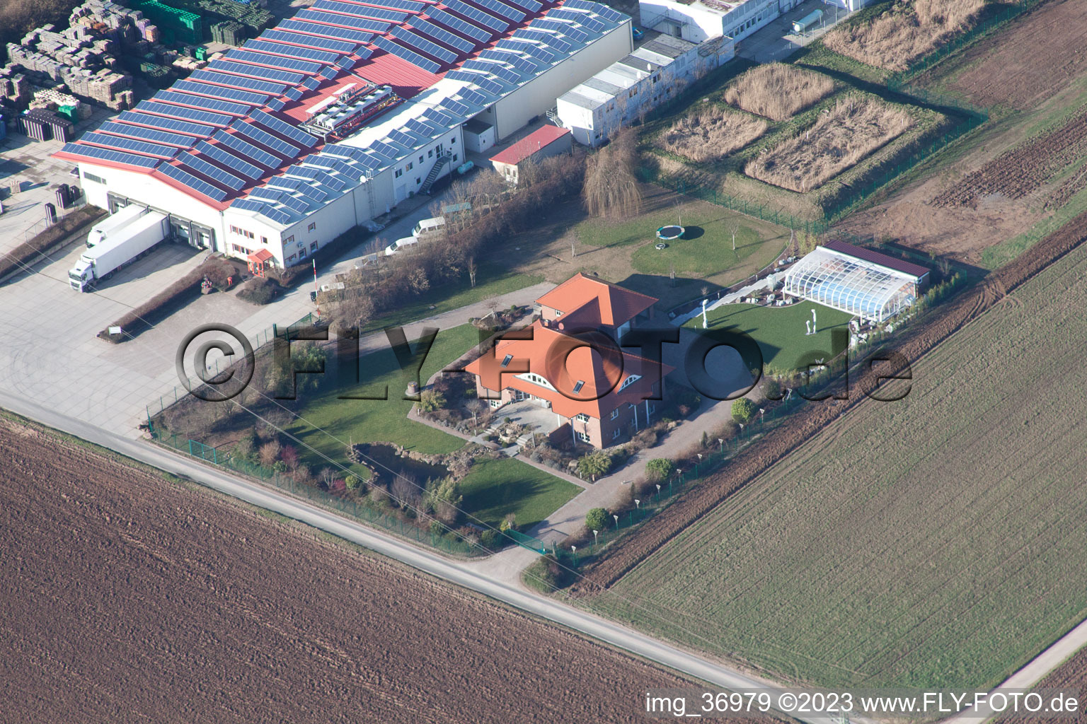 Vue aérienne de Hortulanushof à Zeiskam dans le département Rhénanie-Palatinat, Allemagne