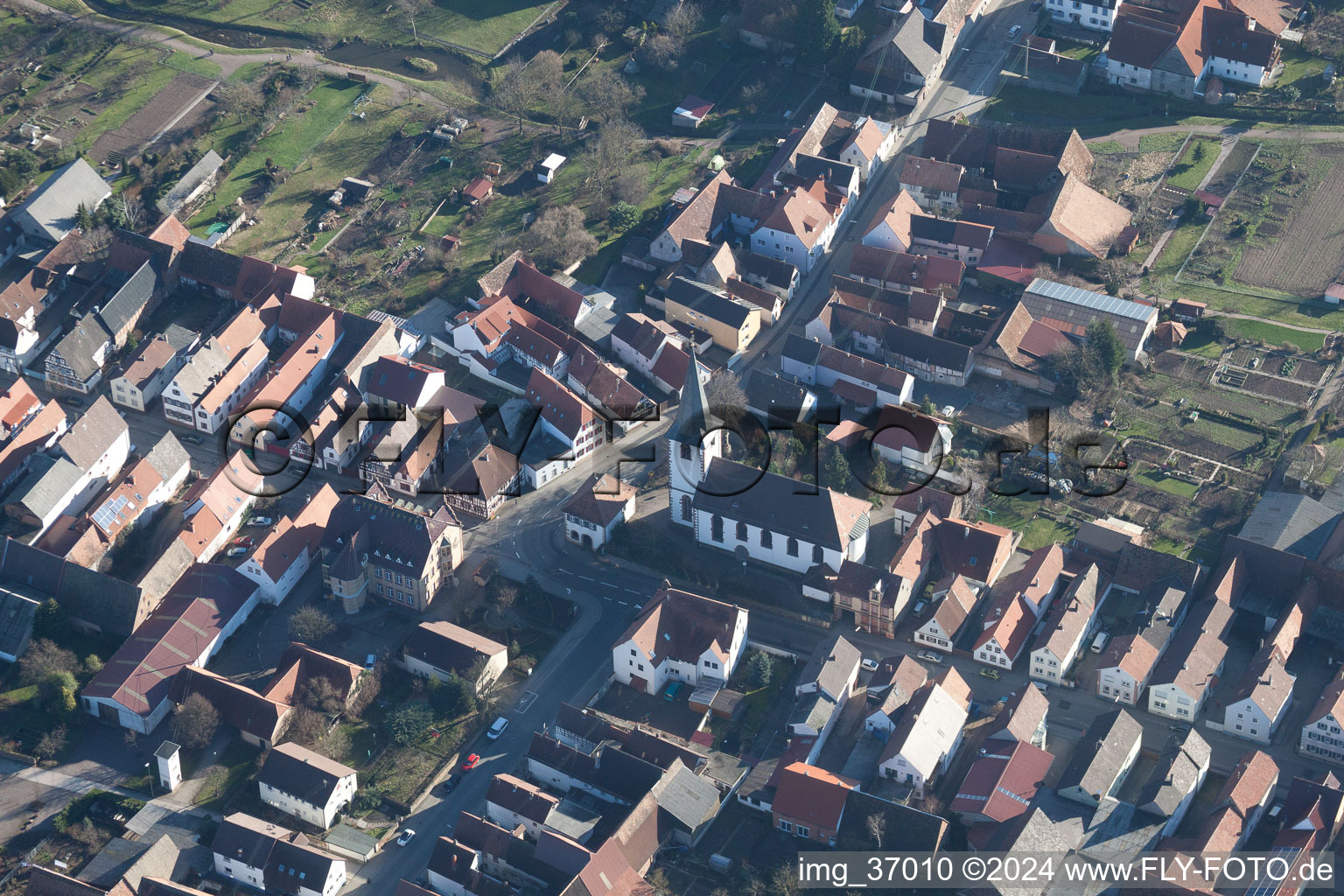 Quartier Ottersheim in Ottersheim bei Landau dans le département Rhénanie-Palatinat, Allemagne du point de vue du drone