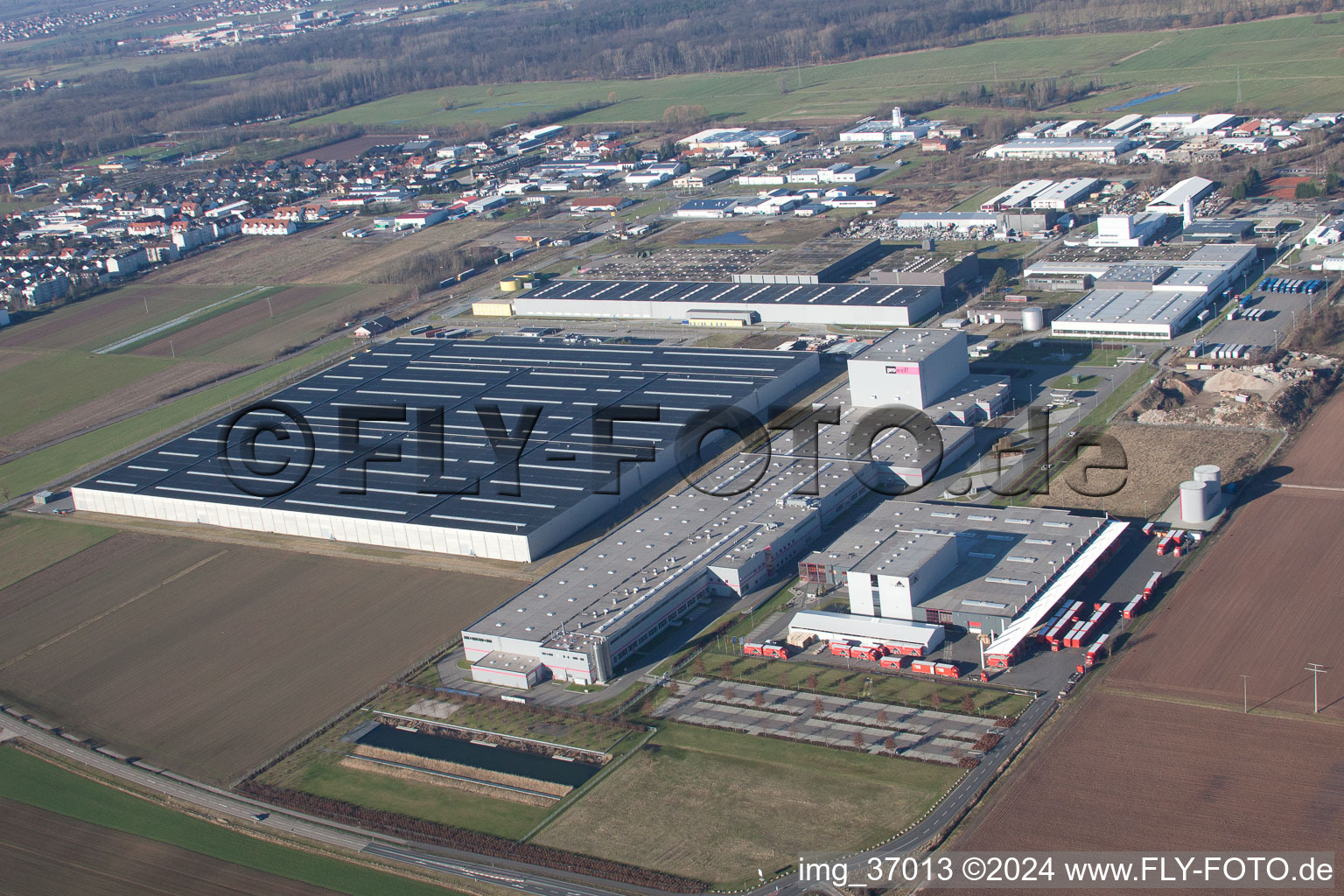 Photographie aérienne de Offenbach an der Queich dans le département Rhénanie-Palatinat, Allemagne