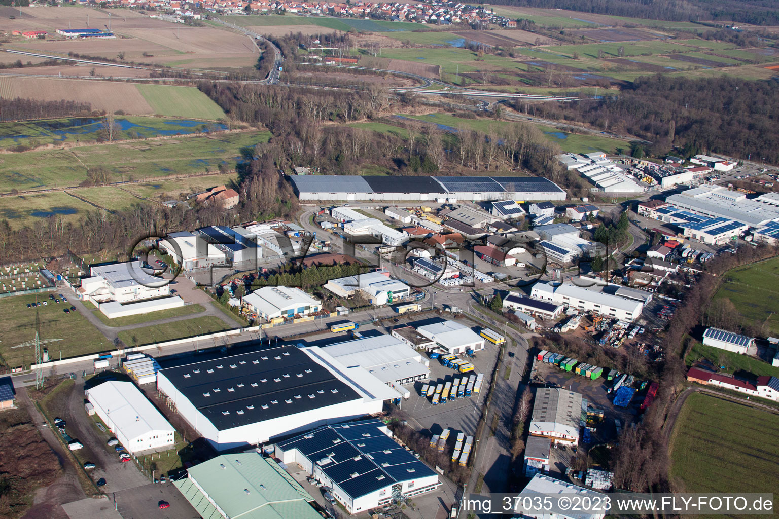 Vue oblique de Zone industrielle de Horst à le quartier Minderslachen in Kandel dans le département Rhénanie-Palatinat, Allemagne