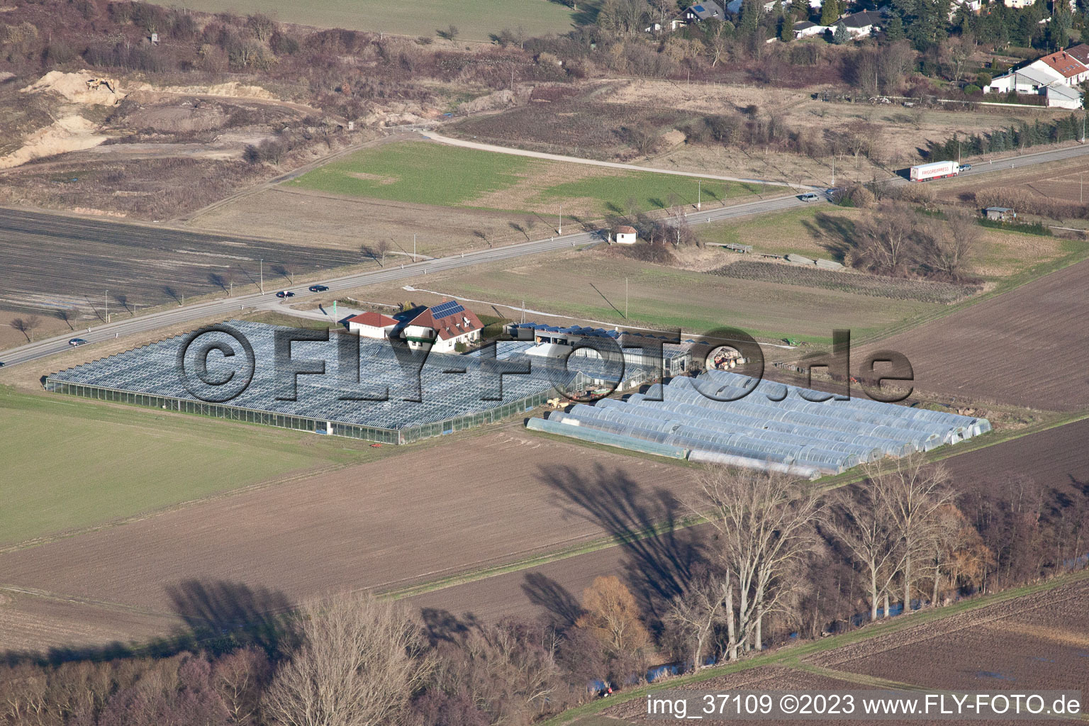 Vue oblique de Jardinage/boutique biologique à le quartier Herxheim in Herxheim bei Landau dans le département Rhénanie-Palatinat, Allemagne