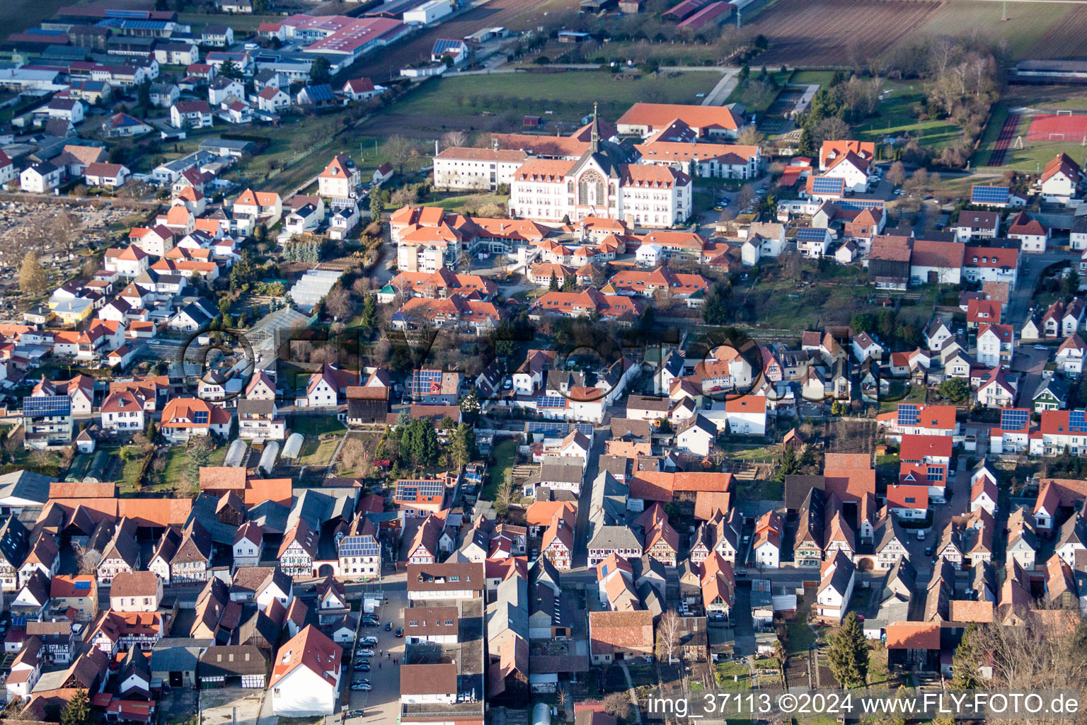 Vue aérienne de Ensemble immobilier de la St. Paulus Stift - Jacob-Friedrich-Bussereau-Stiftung (Palatinat) à le quartier Herxheim in Herxheim bei Landau dans le département Rhénanie-Palatinat, Allemagne