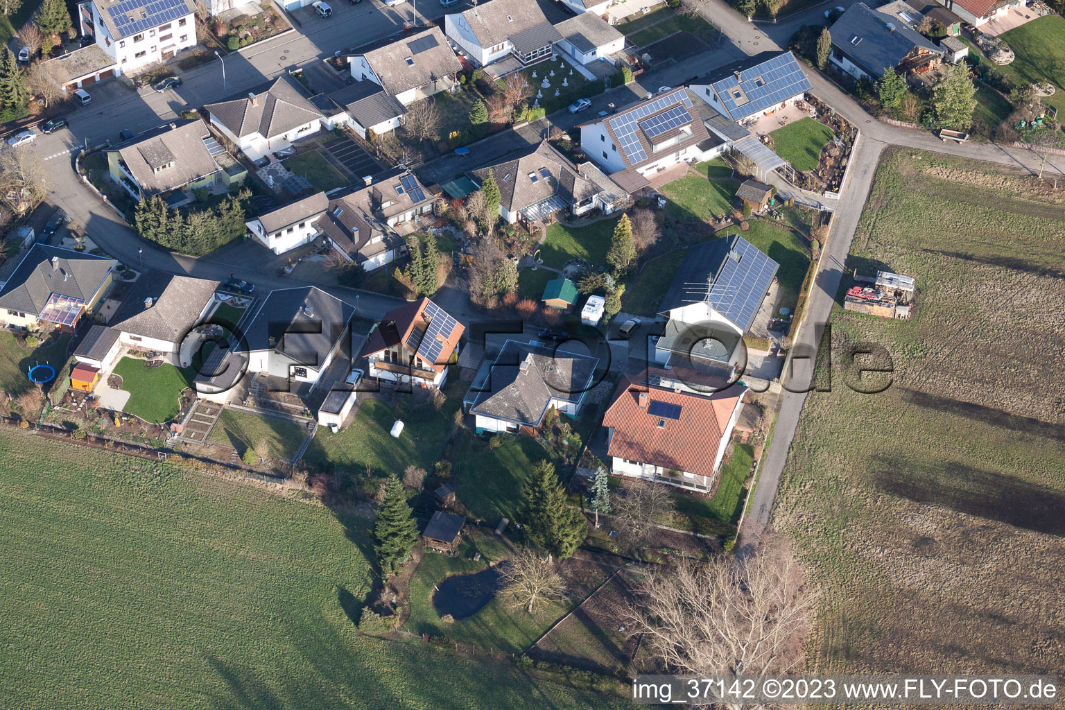 Logiciel à le quartier Herxheim in Herxheim bei Landau dans le département Rhénanie-Palatinat, Allemagne du point de vue du drone