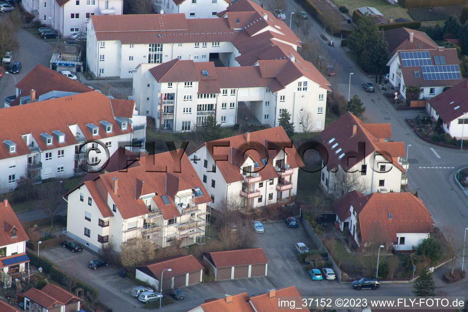 Vue oblique de NO à le quartier Herxheim in Herxheim bei Landau dans le département Rhénanie-Palatinat, Allemagne