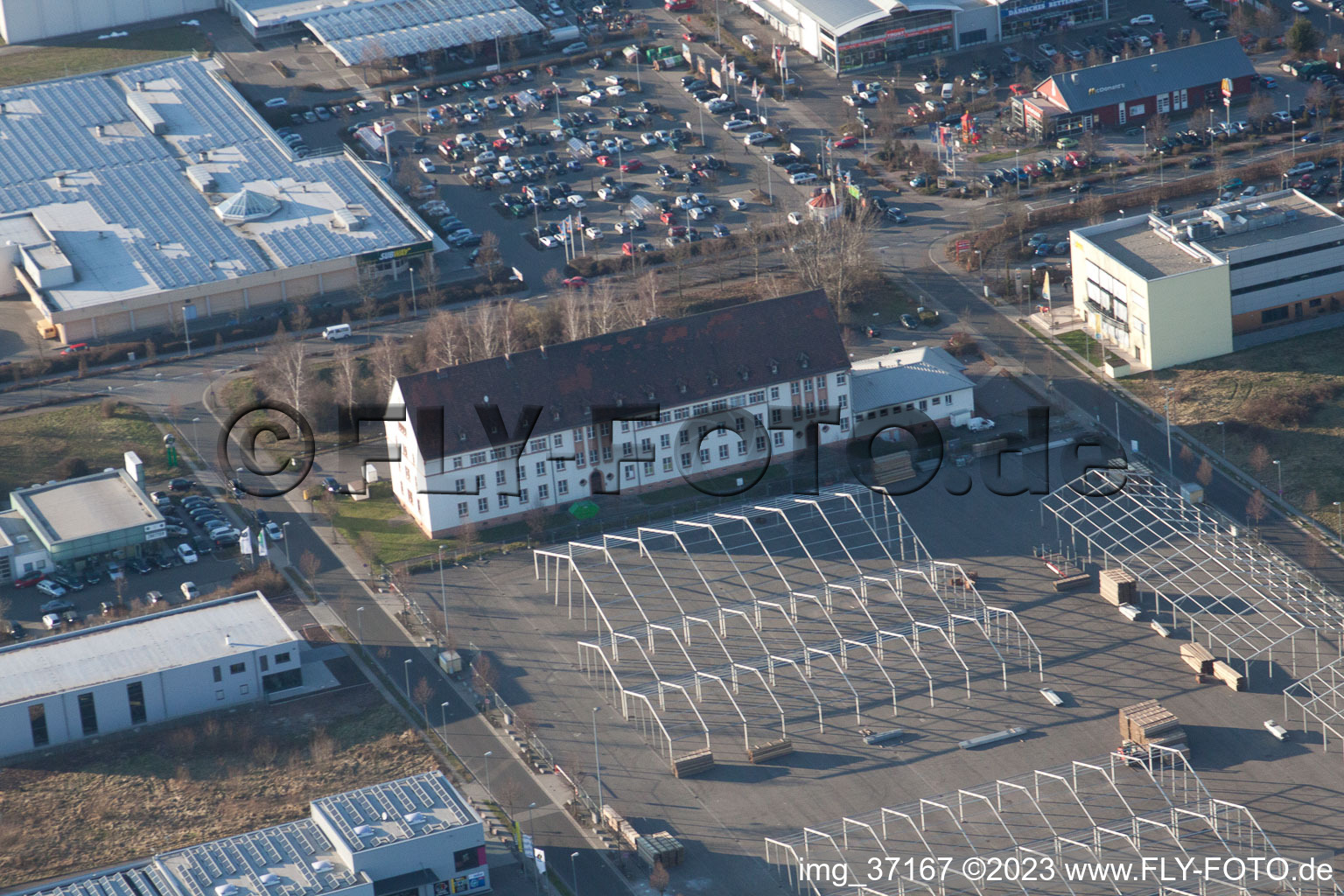 Vue aérienne de Équitable à le quartier Queichheim in Landau in der Pfalz dans le département Rhénanie-Palatinat, Allemagne