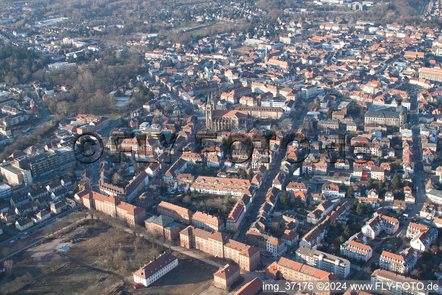 Vue d'oiseau de Landau in der Pfalz dans le département Rhénanie-Palatinat, Allemagne