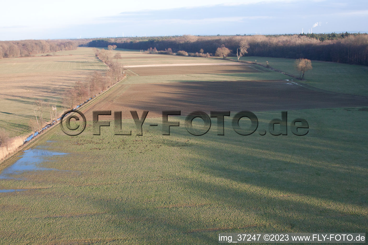 Vue aérienne de Vallée d'Otterbachtal à Freckenfeld dans le département Rhénanie-Palatinat, Allemagne