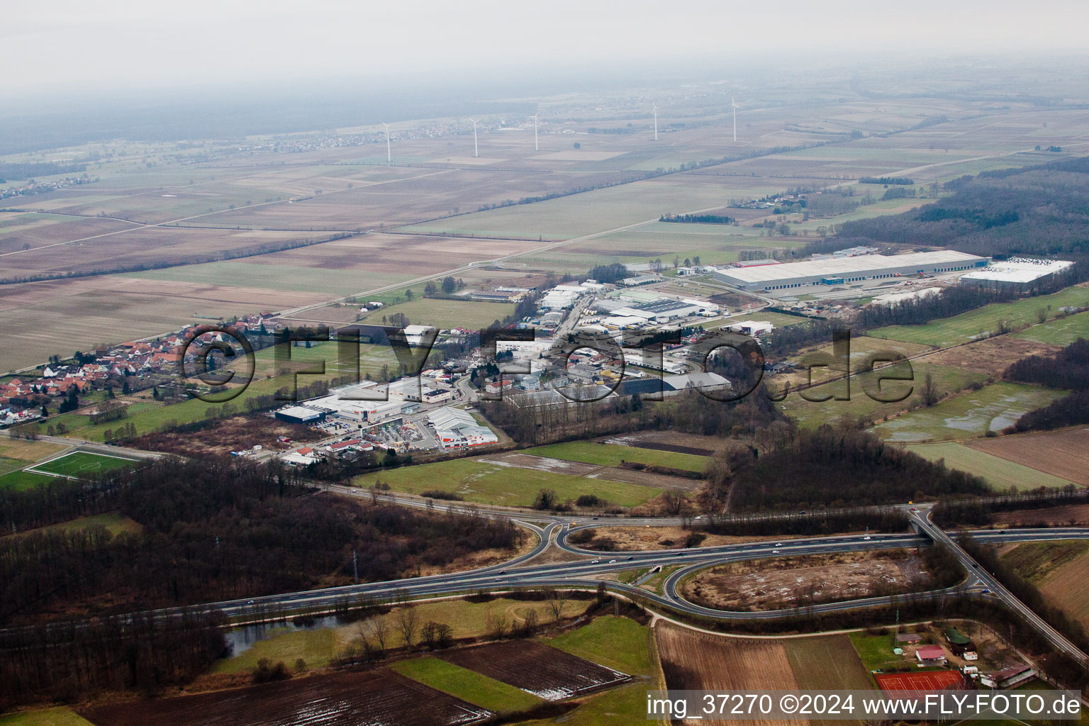 Zone industrielle de Horst à le quartier Minderslachen in Kandel dans le département Rhénanie-Palatinat, Allemagne hors des airs