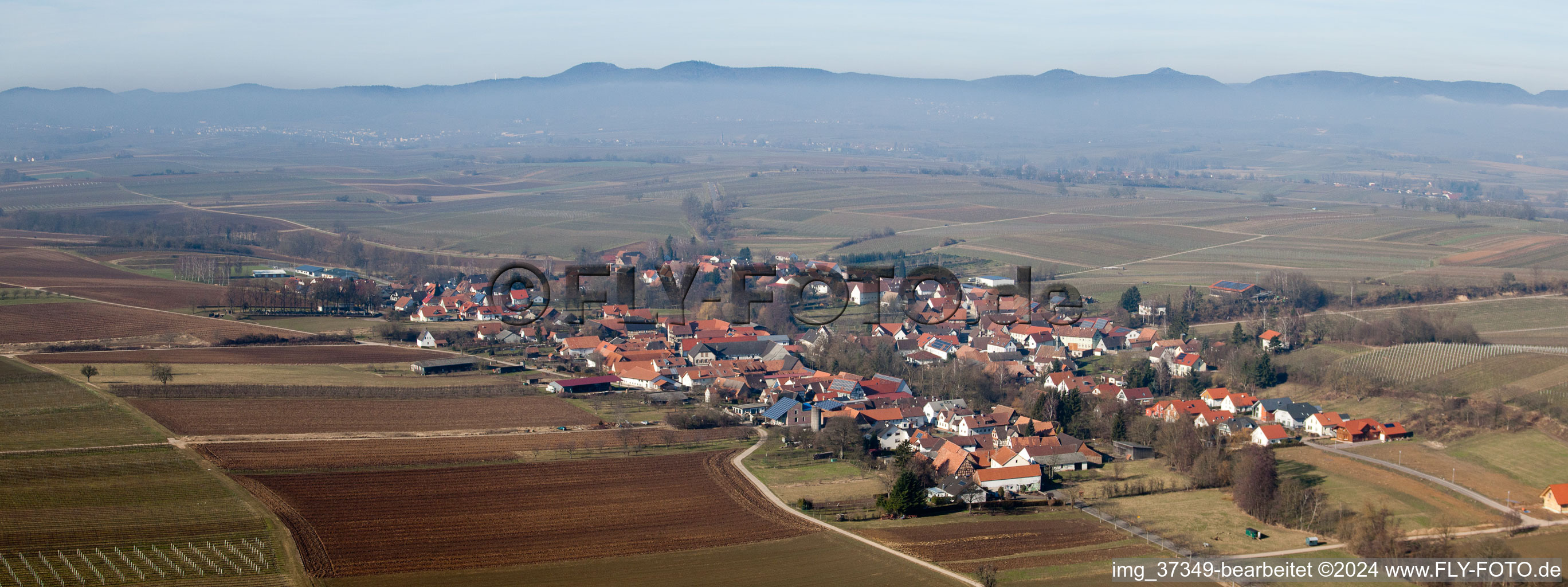 Vue aérienne de Panorama de la région et des environs à Dierbach dans le département Rhénanie-Palatinat, Allemagne