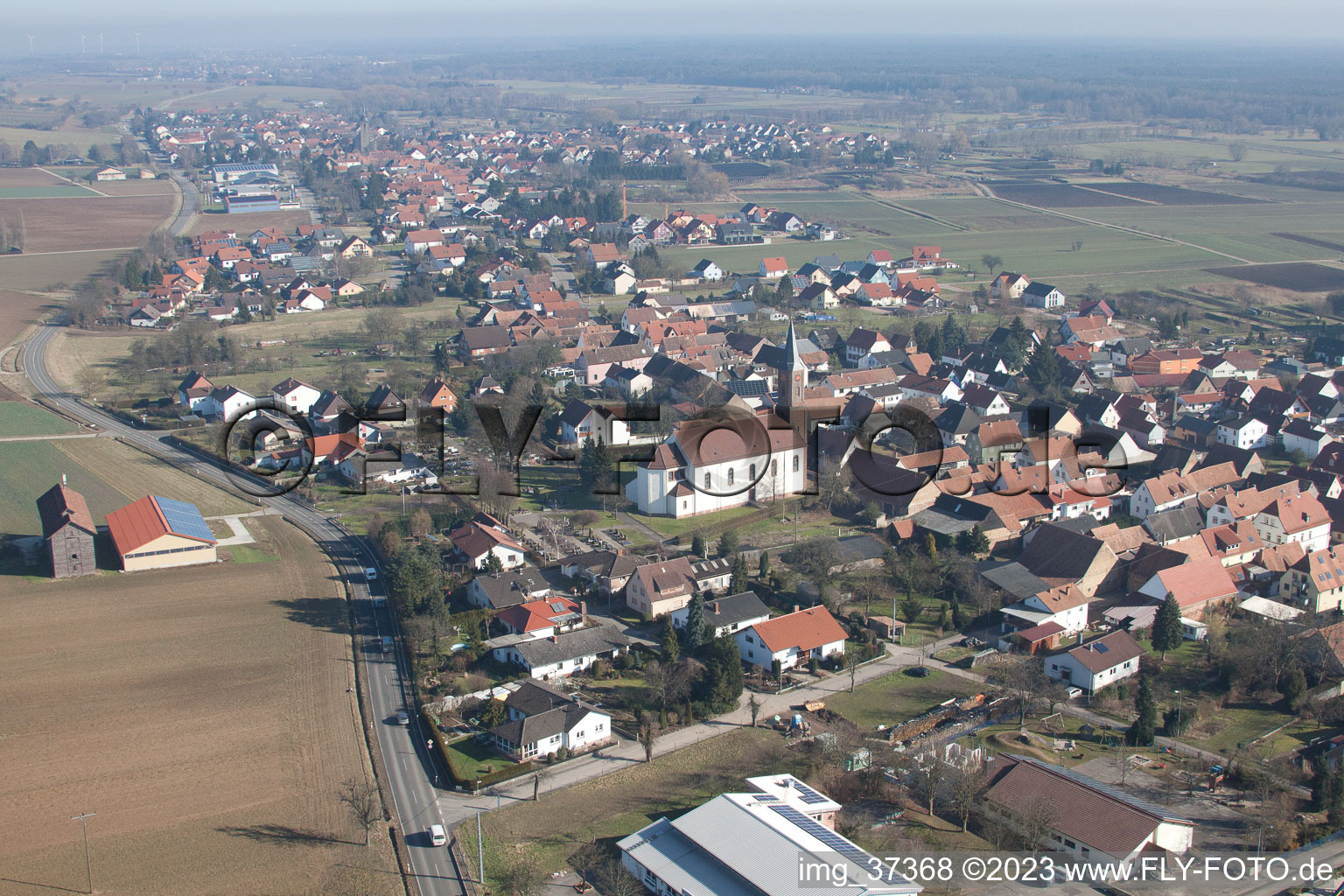 Kapsweyer dans le département Rhénanie-Palatinat, Allemagne du point de vue du drone