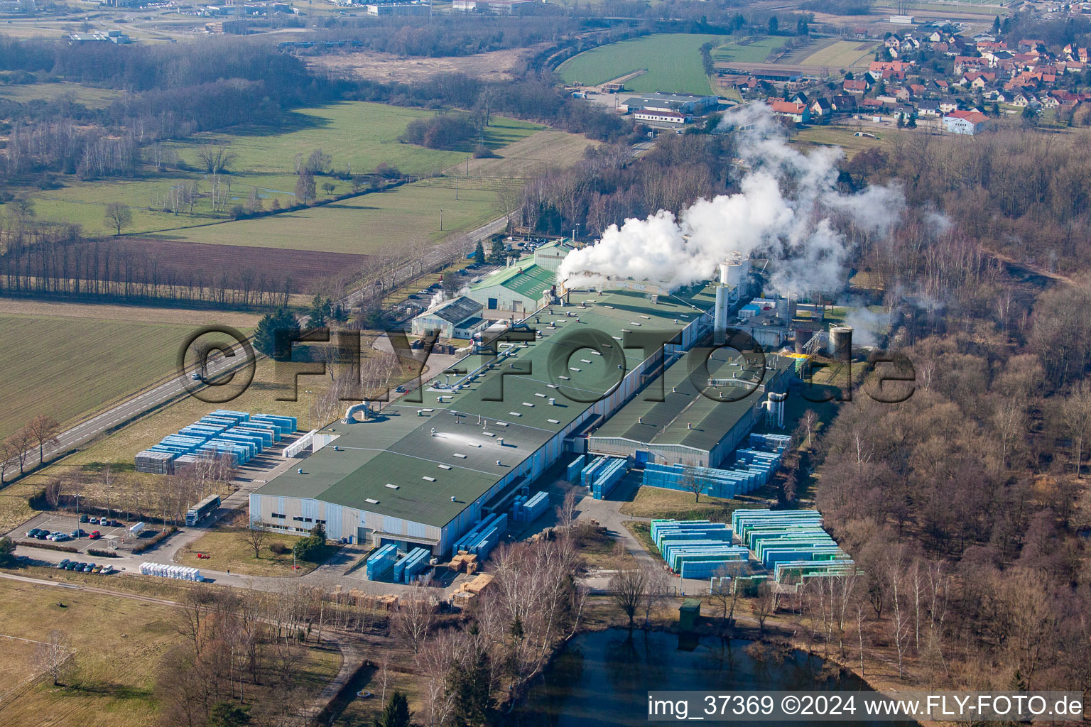 Vue d'oiseau de Isolation Sitek à le quartier Altenstadt in Wissembourg dans le département Bas Rhin, France