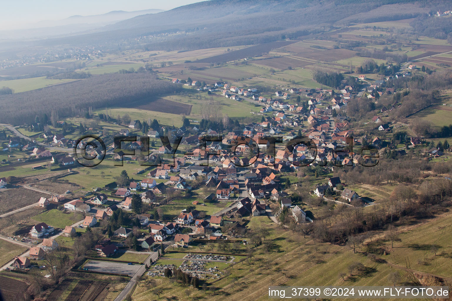 Enregistrement par drone de Lobsann dans le département Bas Rhin, France