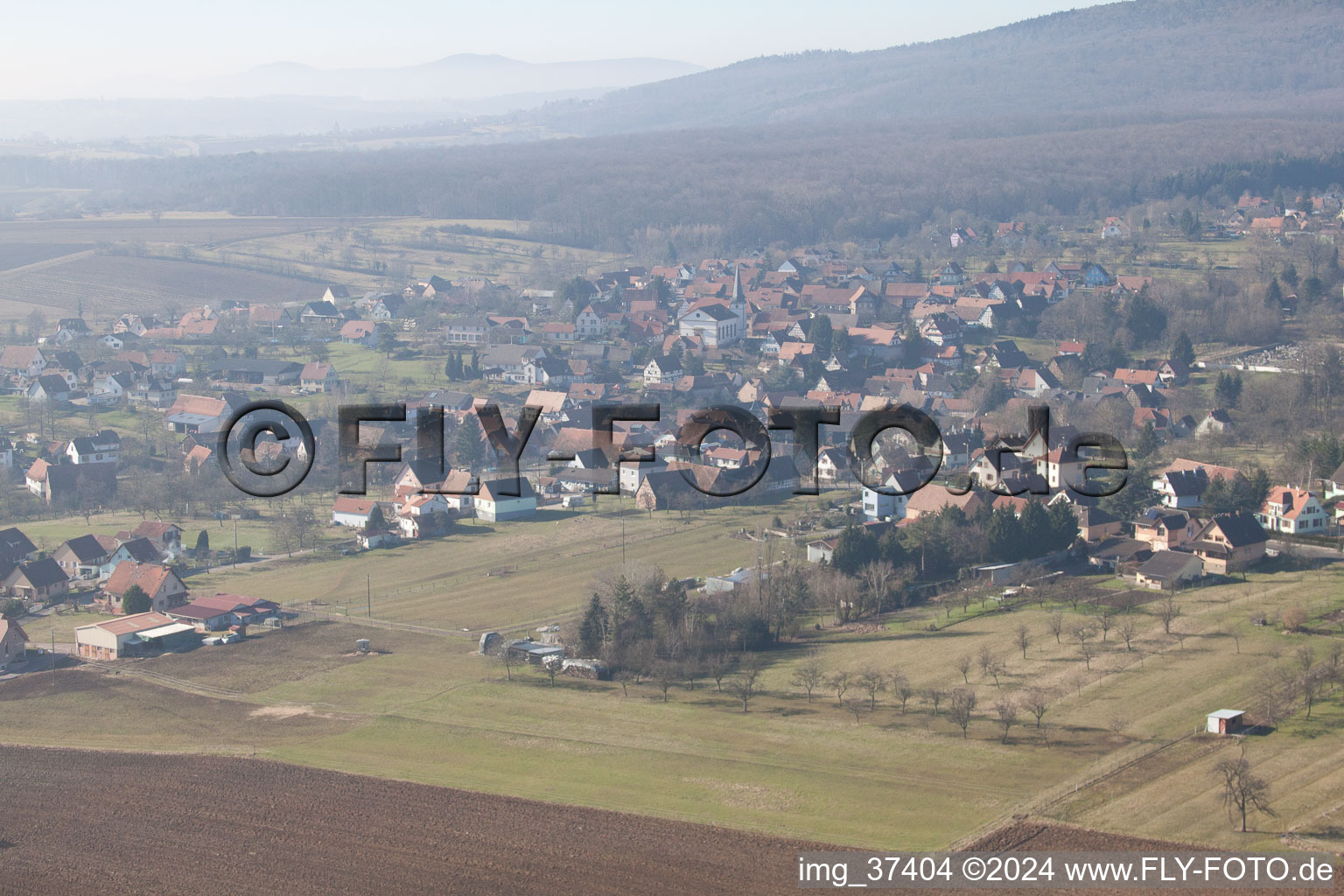 Vue aérienne de Lampertsloch dans le département Bas Rhin, France