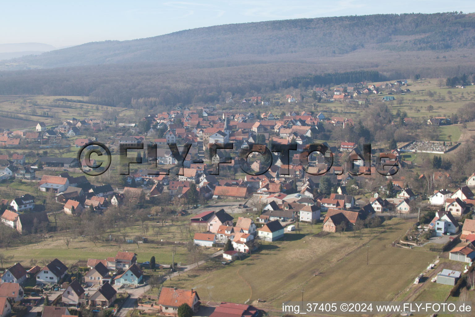 Vue aérienne de Lampertsloch dans le département Bas Rhin, France