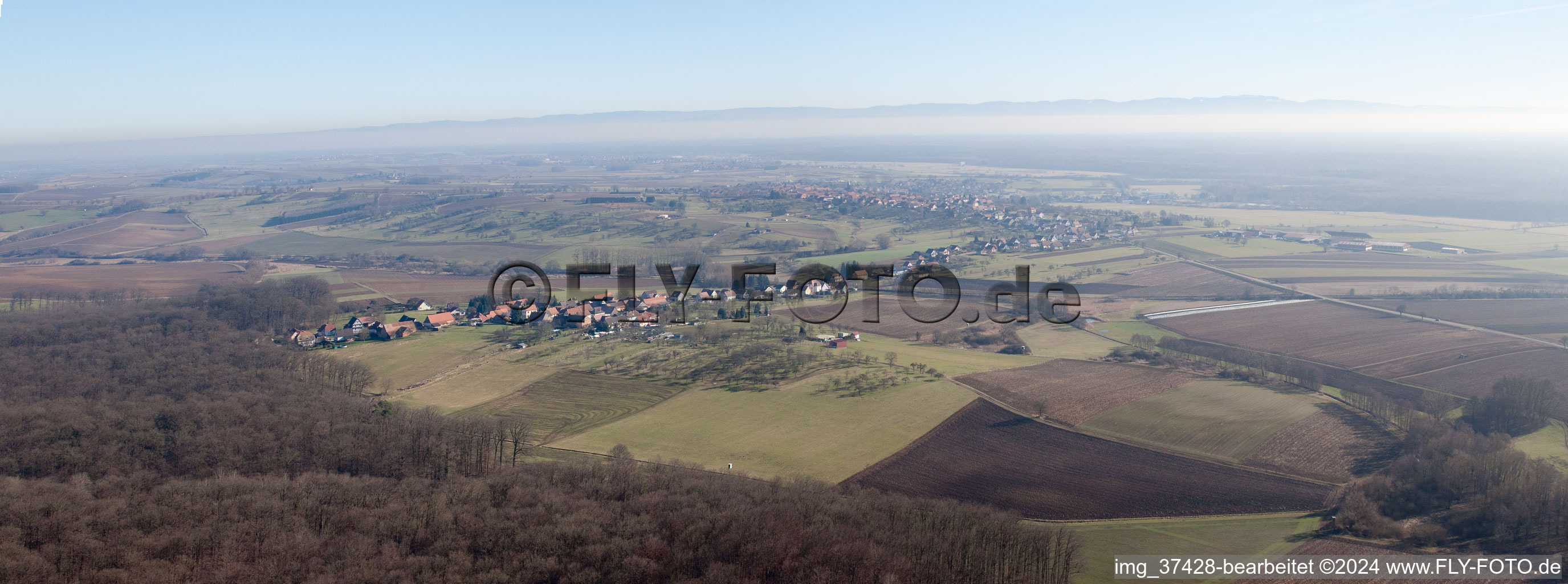 Enregistrement par drone de Merkwiller-Pechelbronn dans le département Bas Rhin, France