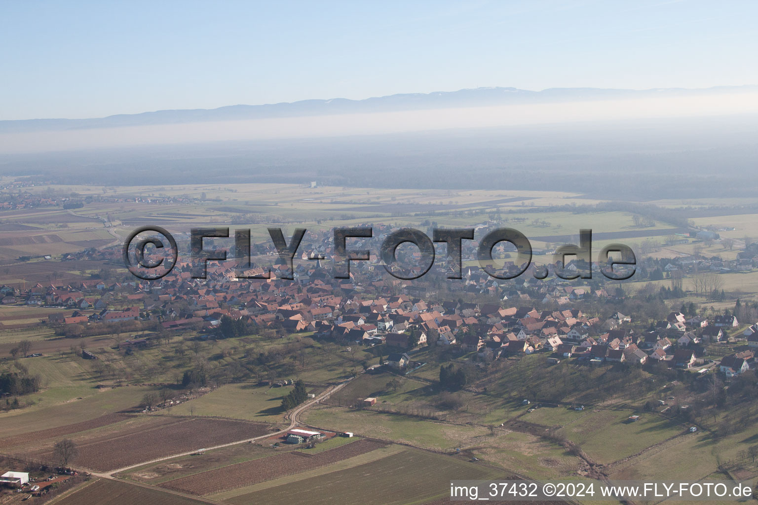 Vue aérienne de Surbourg dans le département Bas Rhin, France