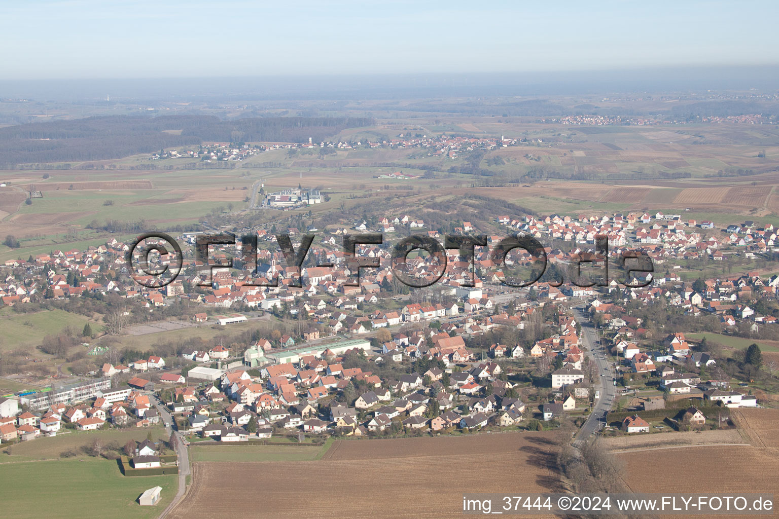 Vue aérienne de Soultz-sous-Forêts dans le département Bas Rhin, France