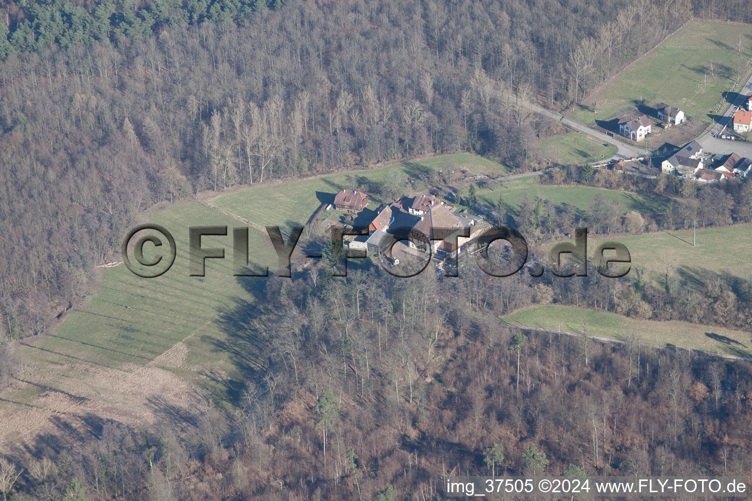 Vue aérienne de Bienwaldmühle dans le département Rhénanie-Palatinat, Allemagne