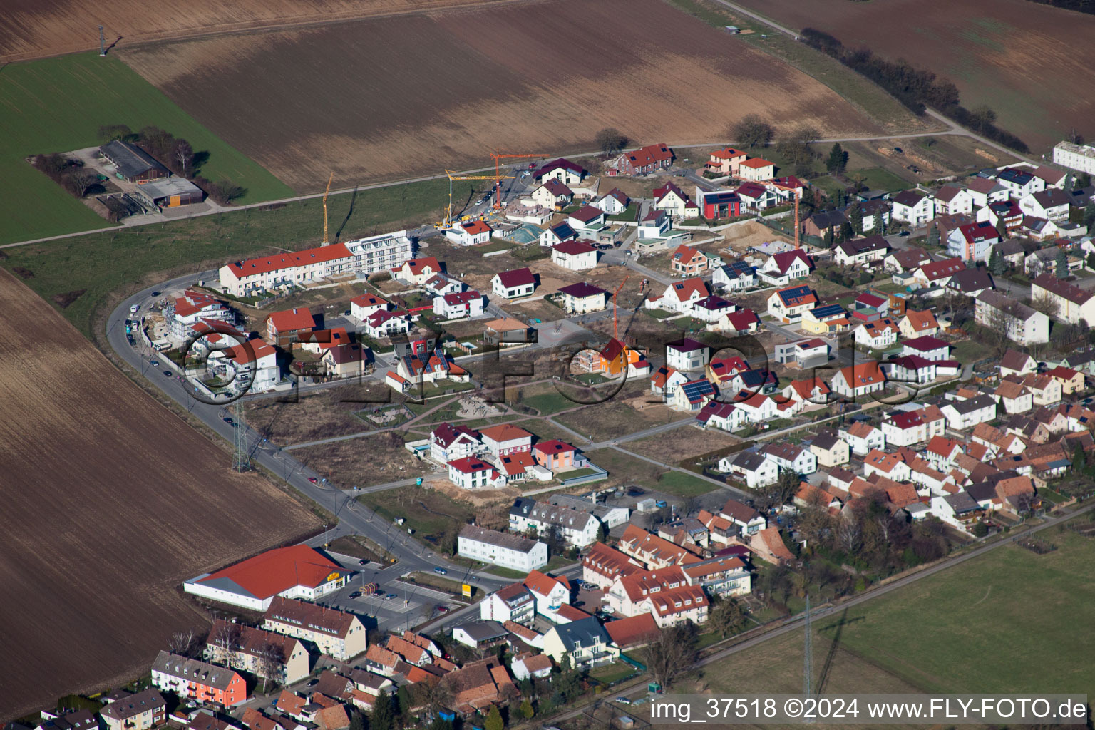 Vue aérienne de Chemin élevé à Kandel dans le département Rhénanie-Palatinat, Allemagne