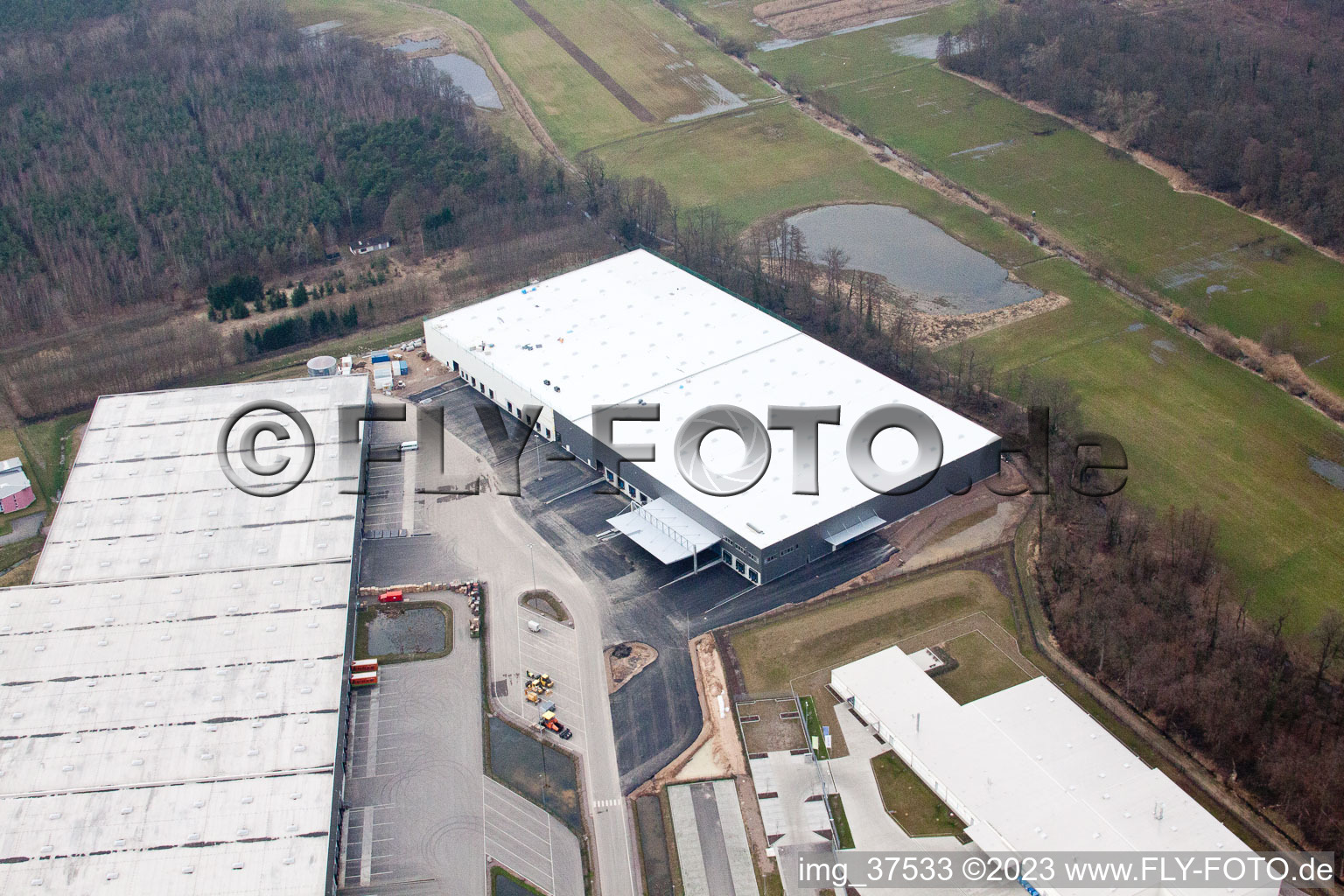 Zone commerciale Horst, 3ème phase de construction Gazely à le quartier Minderslachen in Kandel dans le département Rhénanie-Palatinat, Allemagne du point de vue du drone