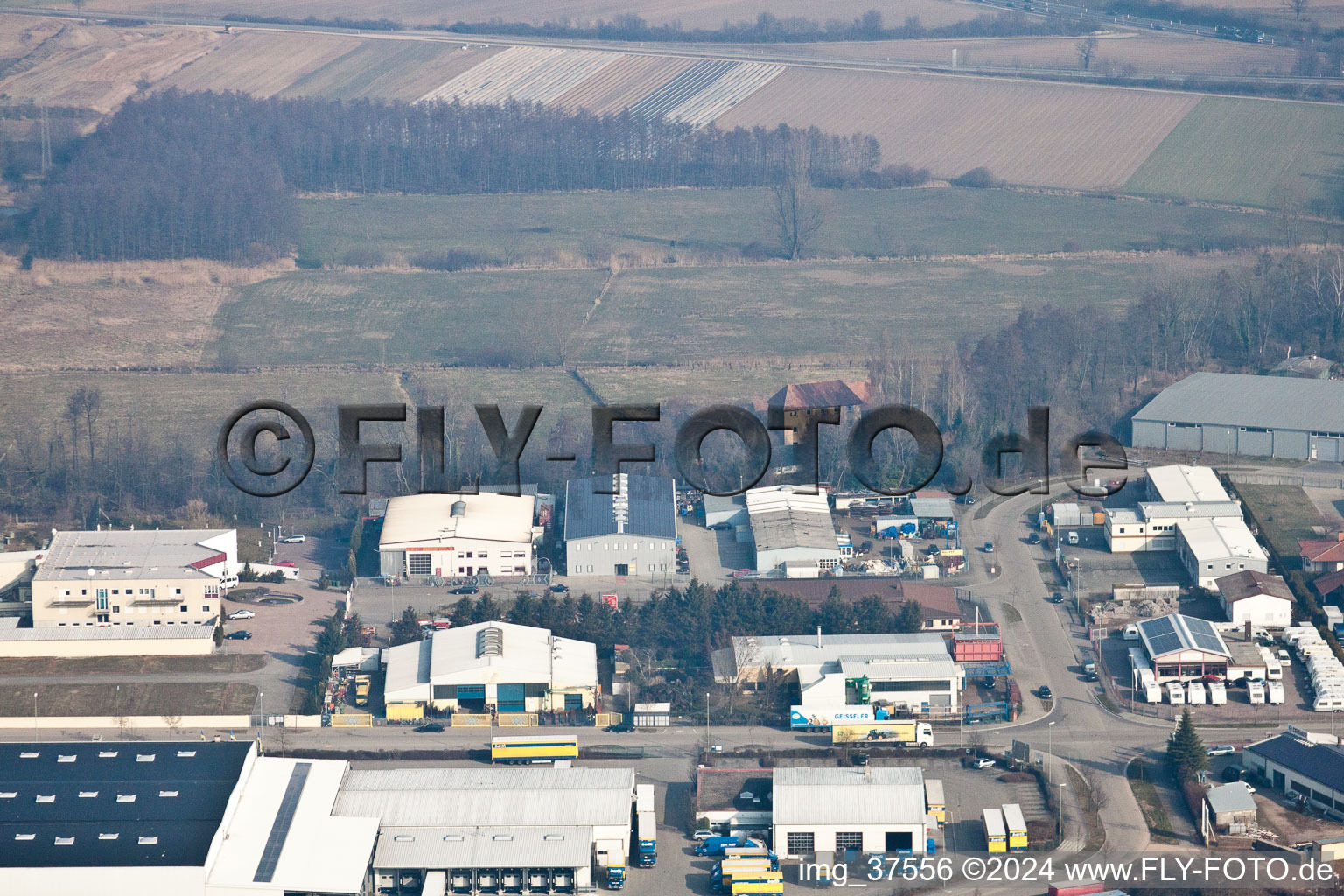 Zone industrielle de Horst à le quartier Minderslachen in Kandel dans le département Rhénanie-Palatinat, Allemagne vu d'un drone