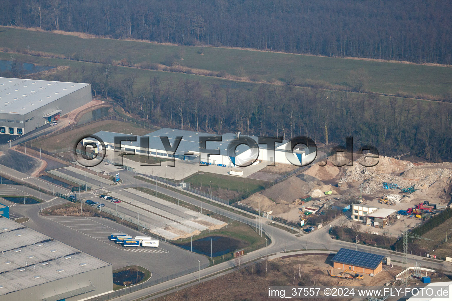 Vue aérienne de Zone industrielle de Horst à le quartier Minderslachen in Kandel dans le département Rhénanie-Palatinat, Allemagne