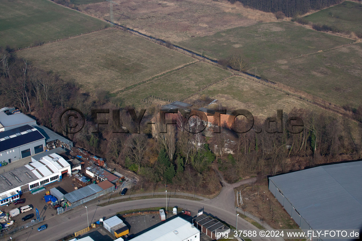 Enregistrement par drone de Barthelsmühle à le quartier Minderslachen in Kandel dans le département Rhénanie-Palatinat, Allemagne