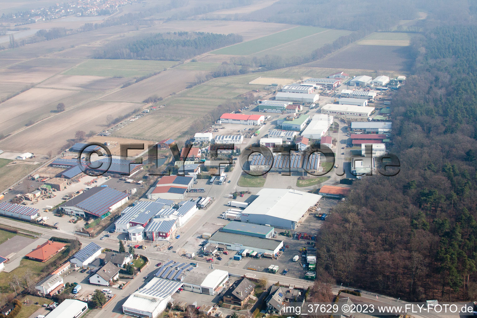 Vue aérienne de Zone industrielle de Gäxwald à le quartier Herxheim in Herxheim bei Landau dans le département Rhénanie-Palatinat, Allemagne