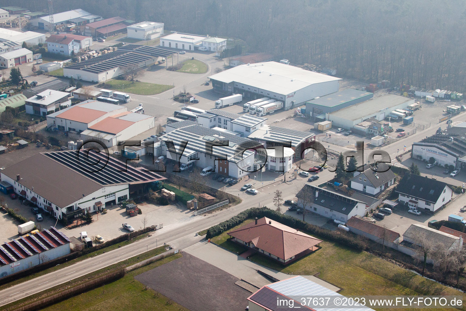 Zone industrielle de Gäxwald à le quartier Herxheim in Herxheim bei Landau dans le département Rhénanie-Palatinat, Allemagne d'en haut