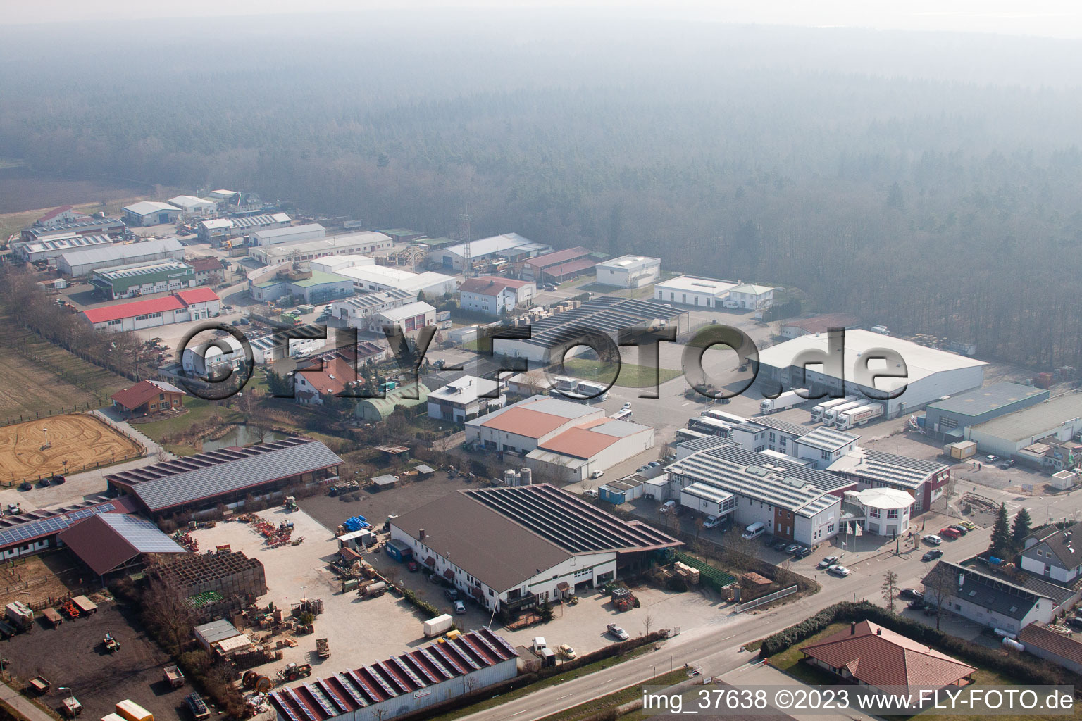 Zone industrielle de Gäxwald à le quartier Herxheim in Herxheim bei Landau dans le département Rhénanie-Palatinat, Allemagne hors des airs