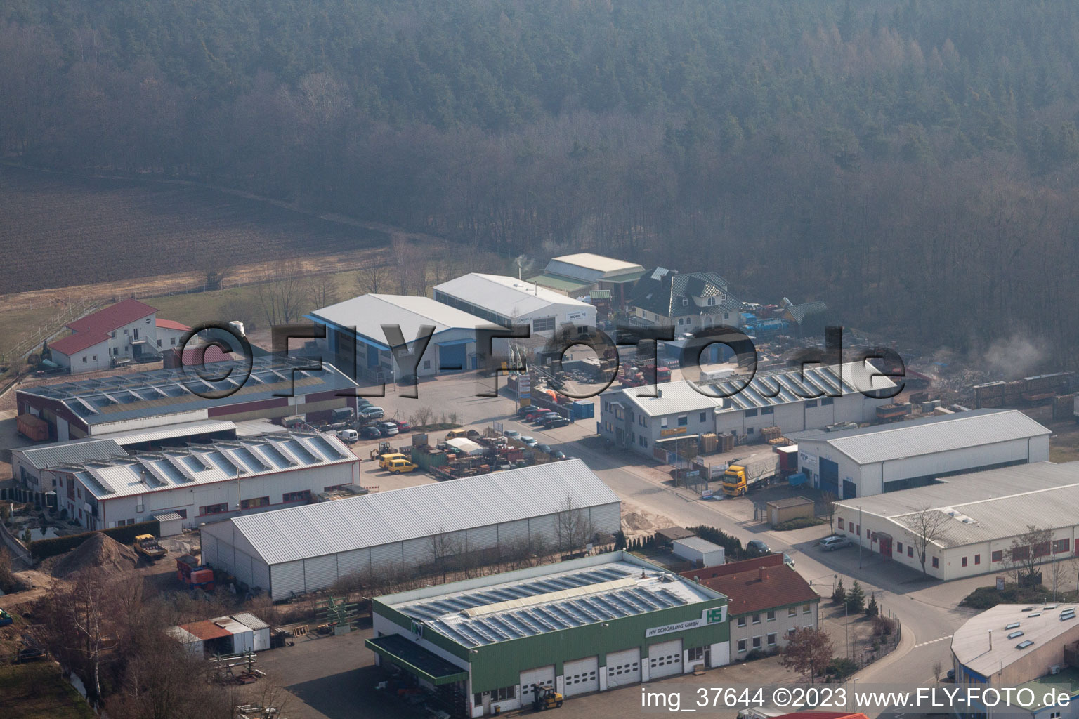 Zone industrielle de Gäxwald à le quartier Herxheim in Herxheim bei Landau dans le département Rhénanie-Palatinat, Allemagne vue d'en haut